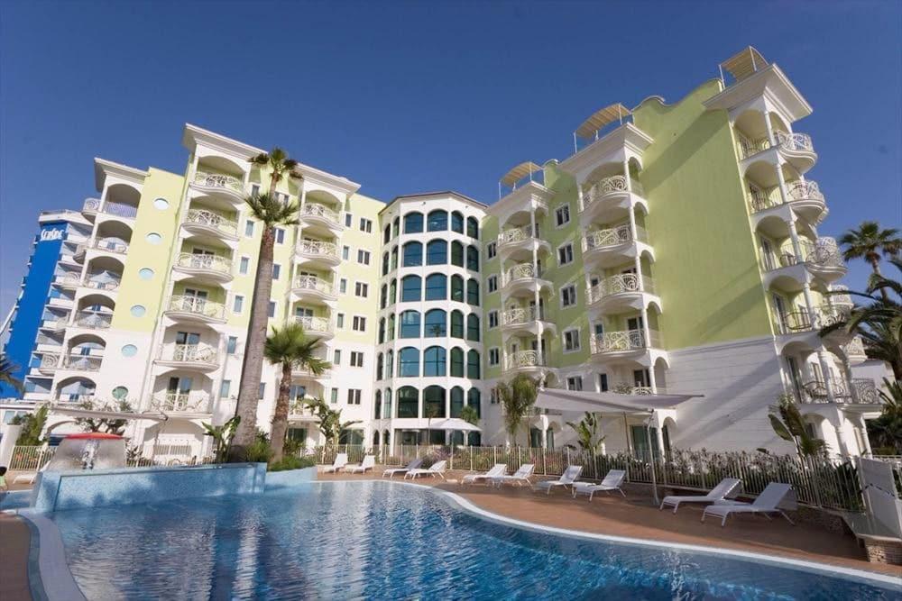 Smeraldo & Hotel 4*